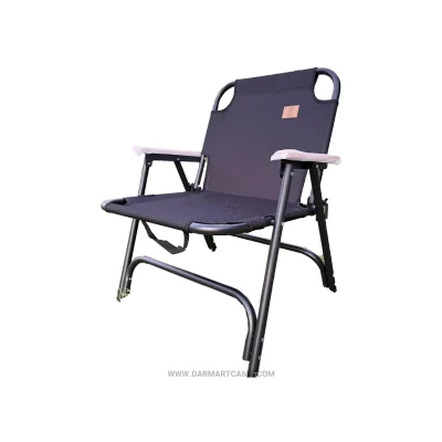 صندلی کمپینگ تاشو چوبی مونته آدلمو مدل کرمیت (Kermit Chair) با دسته‌های راش، نشیمن پهن و طراحی کلاسیک